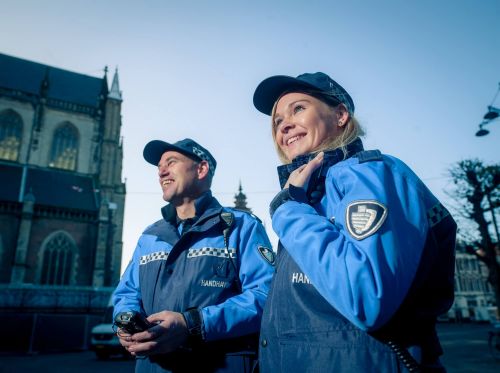 Twee BOA's die de situatie onder controle hebben. 