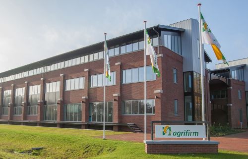 Het hoofdkantoor van opdrachtgever Agrifirm gezien vanaf de buitenkant.