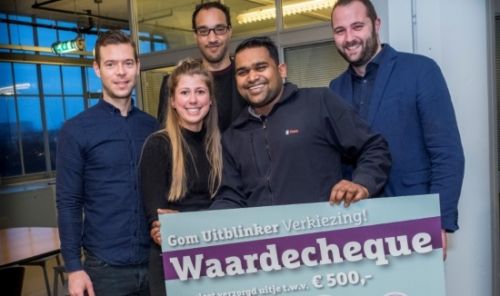 UItblinker Arief met opdrachtgevers van Nelle