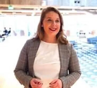 portretfoto van Laura Stein, salesmanager Gom