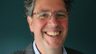 Hans Bronsema man met bril