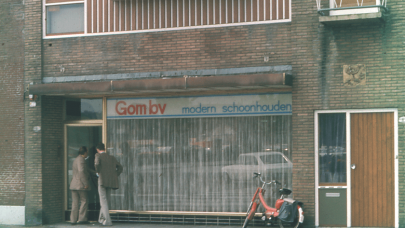 de voorkant van het kantoor van Gom in de jaren '60