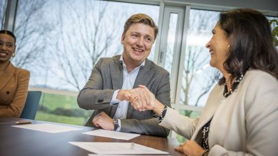 Ondertekening overeenkomst Gemeente Haarlemmermeer en Gom Offices