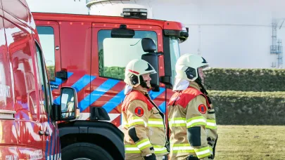 brandwacht aan het blussen