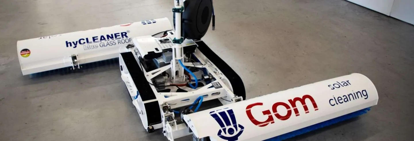 Het solar-cleaning-apparaat van Gom Specialistische Reiniging is specifiek voor het reinigen van zonnepanelen
