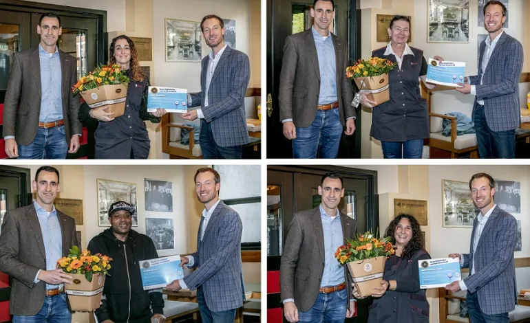 4 medewerkers krijgen bloemen en certificaat overhandigd door 2 leidinggevenden, weergegeven in een collage