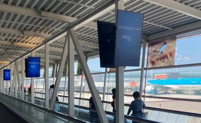 Dag van de schoonmaker op Schiphol - Gom