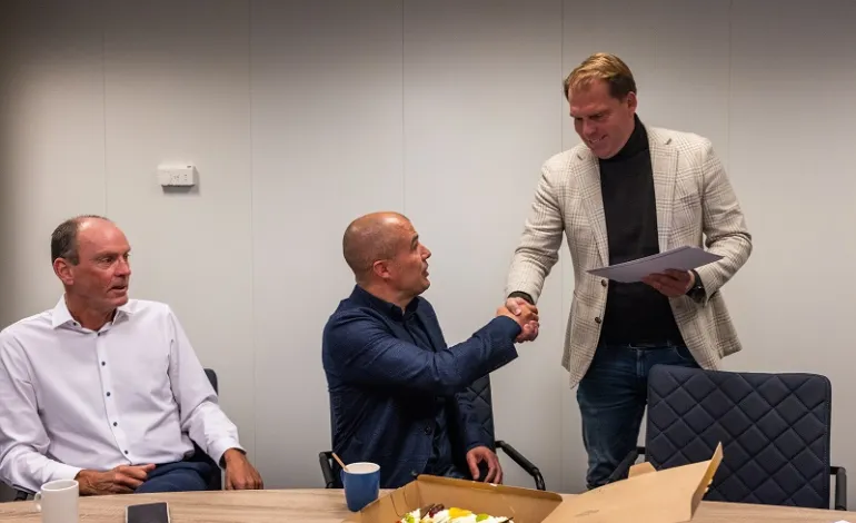 Gom-Uitblinker-handdruk-Q3-23