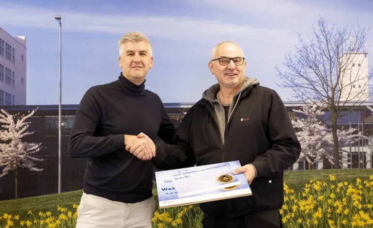 Gom Uitblinker Q4 Hadis Alic krijgt cheque