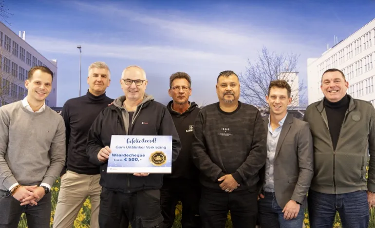 Gom Uitblinker Q4 Hadis Alic met zijn collega's