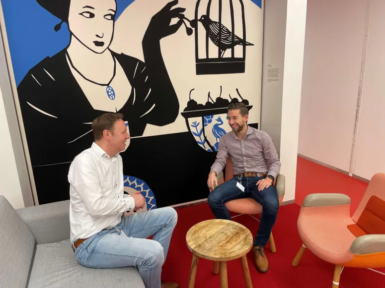 Remco der Kinderen (Gemeente Delft) en Jordi Loogman Facilicom Solutions samen in gesprek