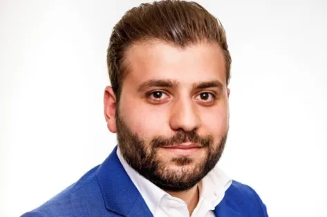 Portret van een medewerker van Gom Hospitality die vertelt over sectorfocus, flexibiliteit en de guest journey binnen hospitality-omgevingen.